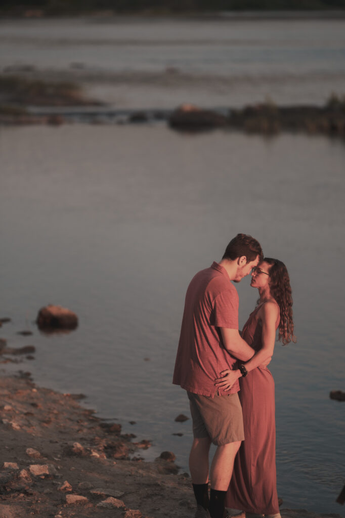 Pictures of Golden Hour Engagement session at the White Cliffs of Conoy